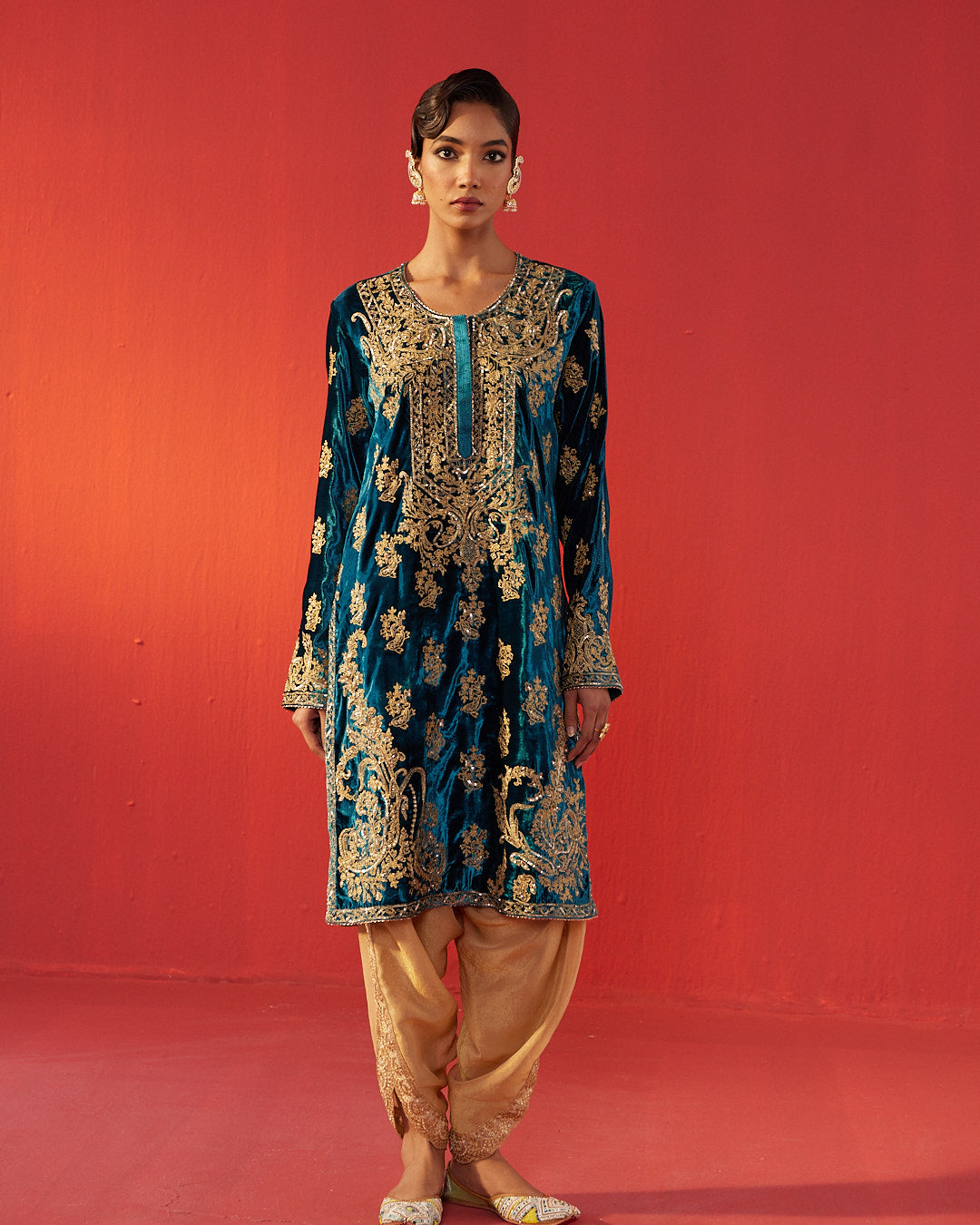 Full Embellished Blue Velvet Kurta Set
